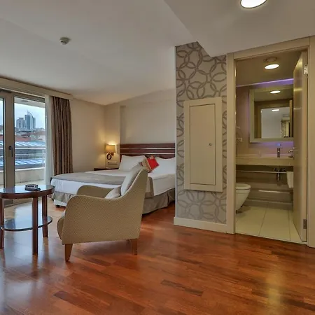 Готель Niza Park 4*