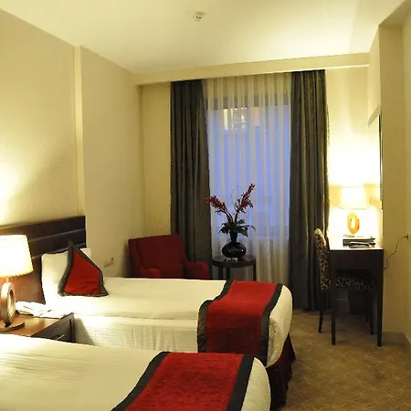 Готель Niza Park 4*